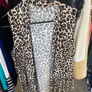 Women’s Cheetah print sleeveless vest. Super light material